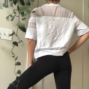 Alo Yoga Tee